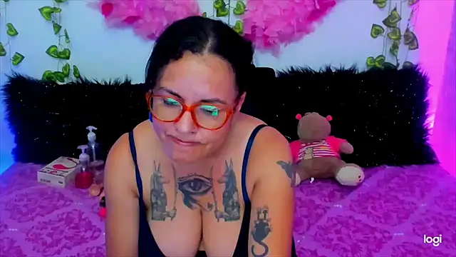 Snapshot of MegamKim chatting on October 1, 11:31 pm MegamKim online show from October 1, 11:31 pm