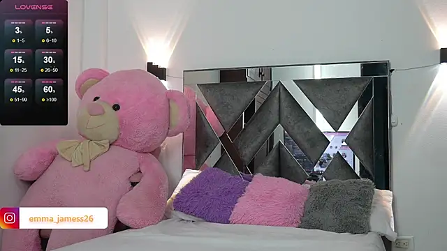 Snapshot of Emma_jamess chatting on October 12, 5:43 am Emma jamess online show from October 12, 5:43 am