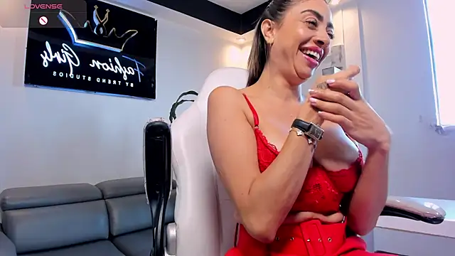 AnaRuiz online show from November 15, 2:18 pm