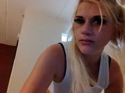 SexxxiLexiiii online show from December 16, 2:17 am