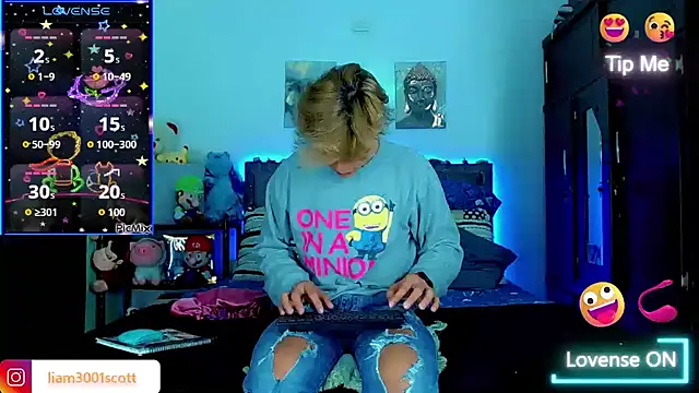 Liamscott  online show from November 17, 8:42 pm