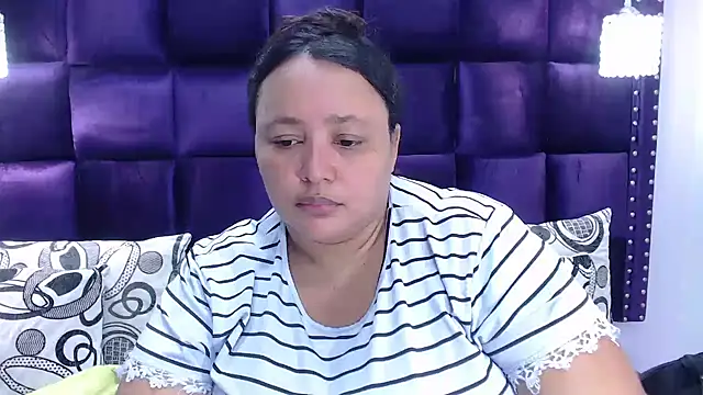 CrushOnMe  online show from November 24, 7:16 pm