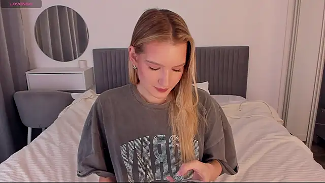 CassieRayss online show from November 18, 5:58 pm