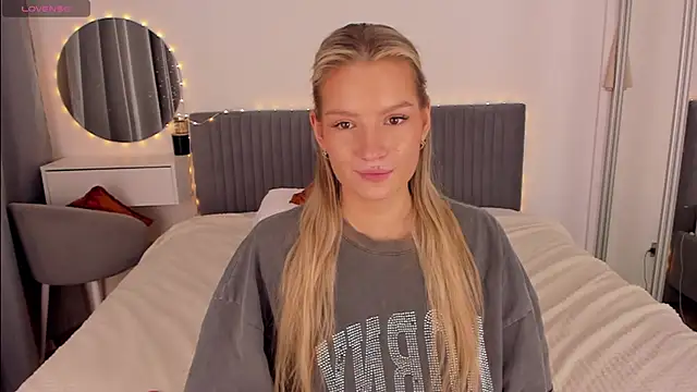 CassieRayss online show from February 19, 3:55 pm