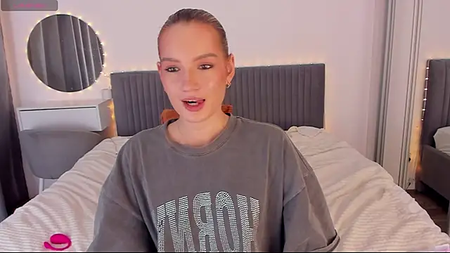 CassieRayss online show from December 4, 3:24 pm