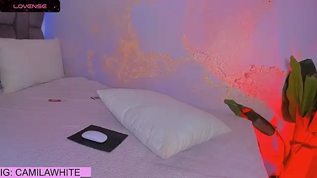 Snapshot of camilawhite__ chatting on September 21, 7:34 pm camilawhite online show from September 21, 7:34 pm
