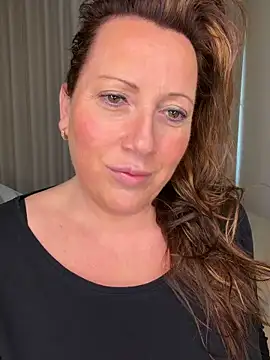 xsexycurvymilf online show from February 20, 2:40 pm