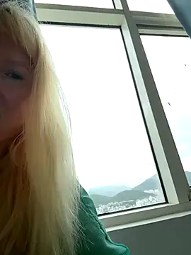 EmmaInLove23 online show from October 24, 2:07 am