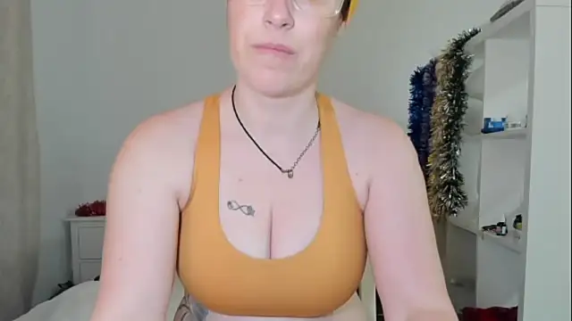 emmita69  online show from December 18, 4:39 am