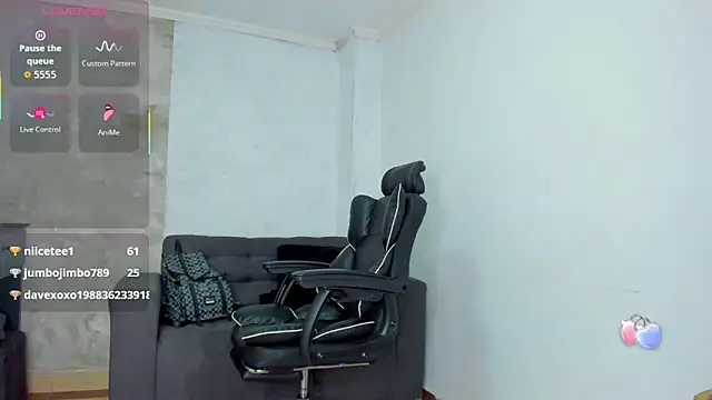 deyy madissonn online show from April 16, 9:39 pm