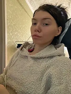 Lisaaa Alisa online show from November 6, 4:40 am