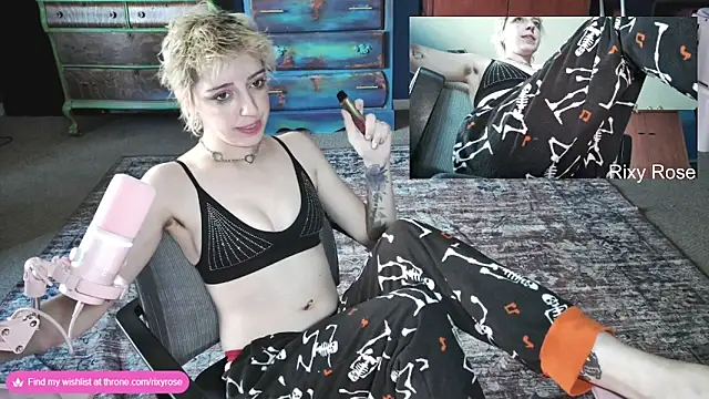 Trixyrose online show from October 21, 1:15 pm