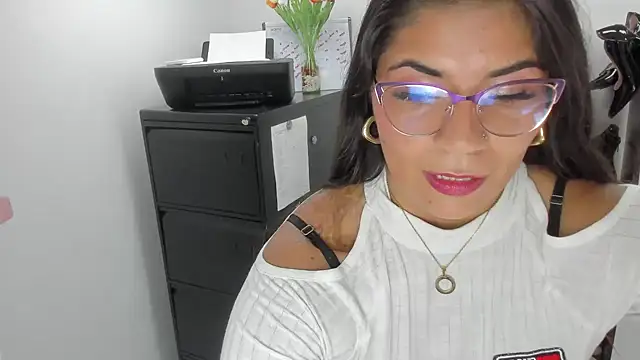 Luna Dumont online show from April 17, 11:12 am