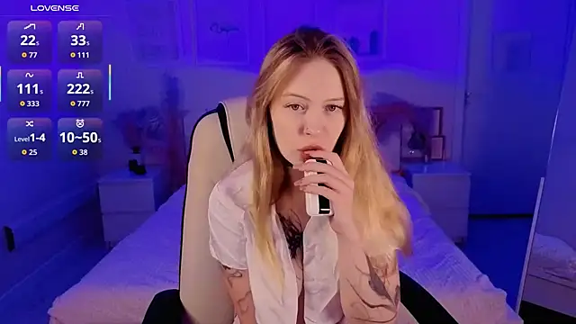 Veronica Blush online show from December 5, 8:48 am