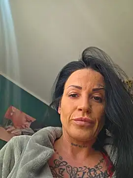 EmilyDiazofficial online show from April 23, 11:17 am