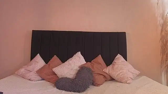 kassandra james online show from December 15, 1:16 pm