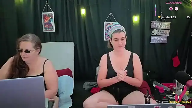 Sexy Mama-69 online show from November 28, 6:00 pm