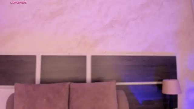 chloe sullivannn online show from January 13, 8:13 pm