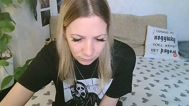 -GoldenGirl- online show from April 28, 9:02 am