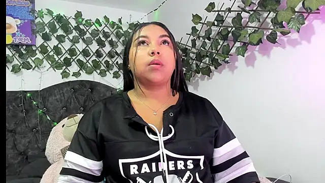 PaulinaSwan online show from November 20, 7:09 am