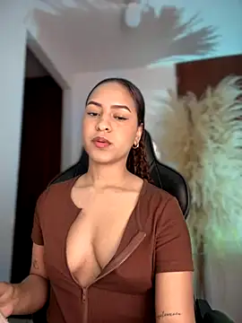 Snapshot of gretta_kler1 chatting on October 8, 11:47 am gretta kler1 online show from October 8, 11:47 am