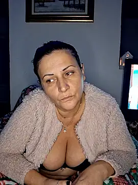 anaaamariaaaa online show from January 9, 6:45 pm