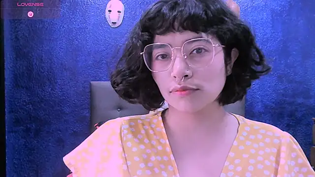 NinaYellow online show from November 5, 12:43 pm