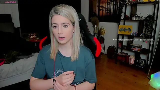 Lisaonthemoon online show from March 4, 6:47 pm