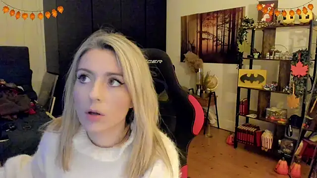 Lisaonthemoon online show from November 21, 10:45 pm