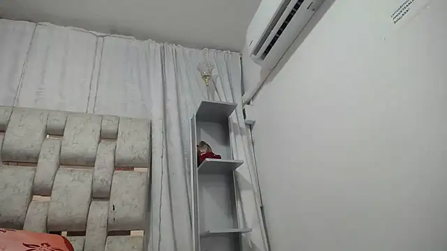 KEYRA-MILLER- online show from March 11, 2:05 am