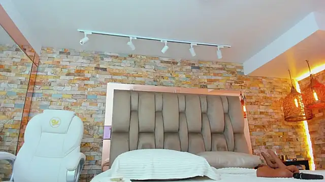 karla dunn online show from March 3, 8:37 pm