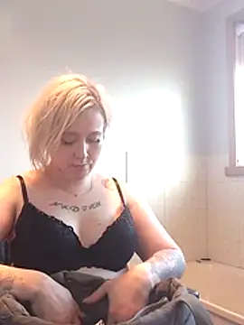 mollymay69 online show from December 17, 7:01 am