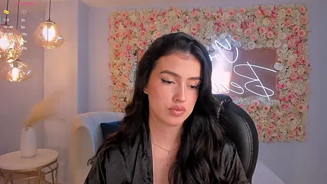 PaulinaSantos  online show from November 1, 8:13 pm