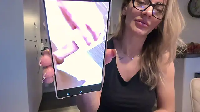 SweetMonicaUK online show from February 6, 12:41 pm