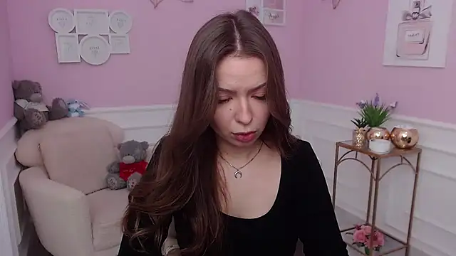 LucySkilar online show from November 20, 5:41 am