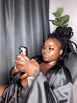 Honeycoco0211 online show from October 5, 7:30 pm