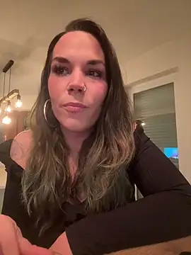 Lady Knaller online show from February 8, 8:56 pm