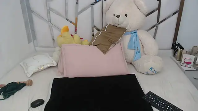 celestesouzalatin online show from June 21, 2:15 am