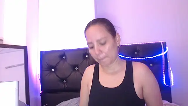 camila delarosa online show from December 21, 12:31 pm