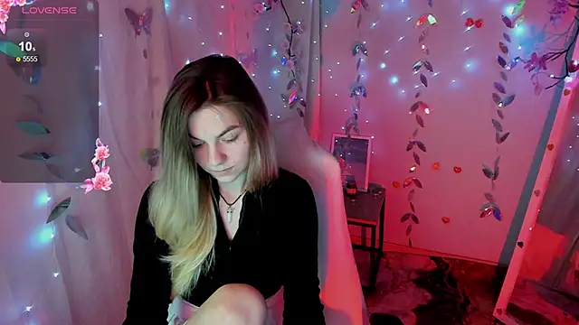 Sweet me  online show from May 15, 5:55 am