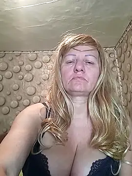 FameLara online show from March 28, 1:21 pm