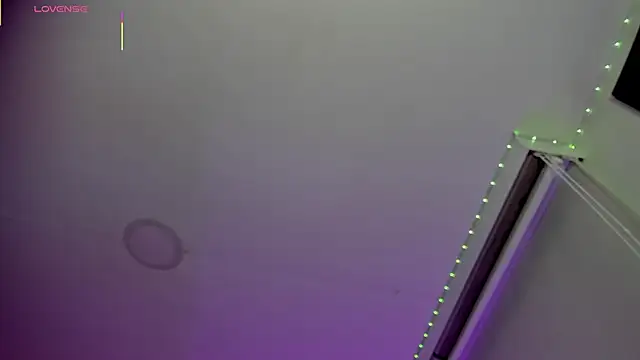 Oriana Guzman online show from February 18, 12:21 am