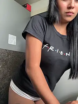 Miss Racheal BR online show from May 3, 6:33 pm