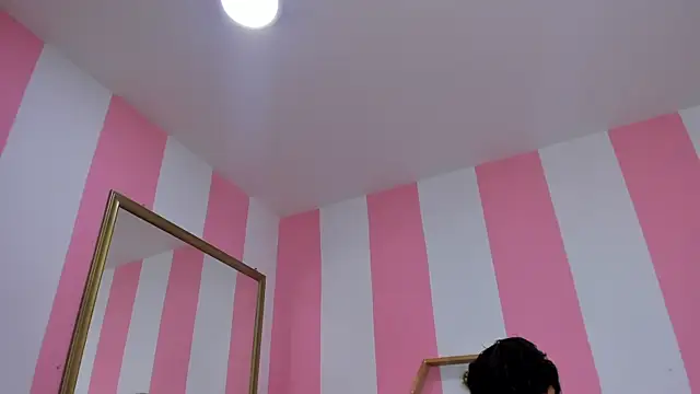 ISABELLA 020 online show from December 17, 1:04 pm