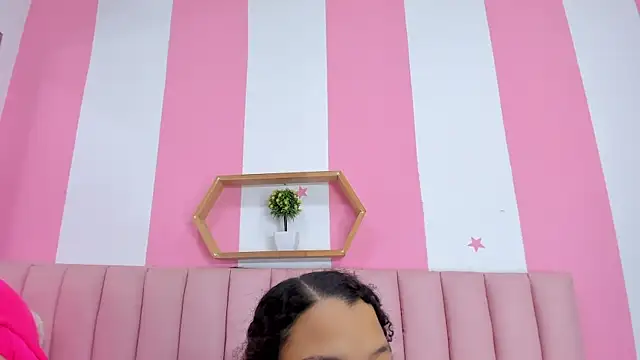 ISABELLA 020 online show from February 20, 12:18 pm