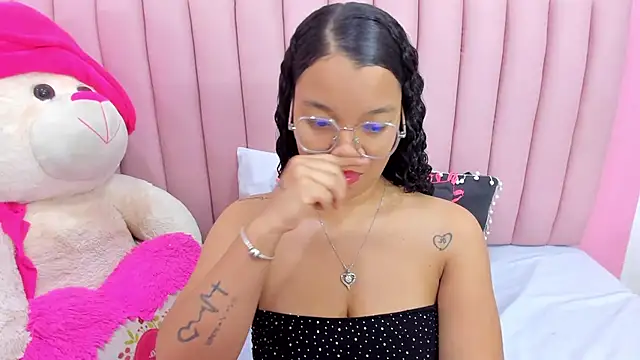 ISABELLA 020 online show from February 13, 1:02 pm