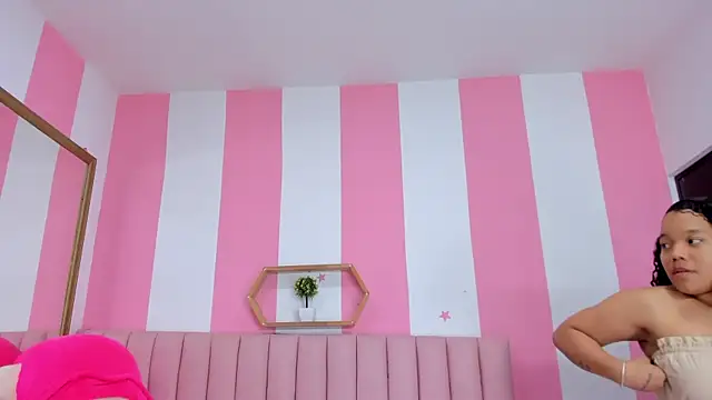 ISABELLA 020 online show from April 15, 7:58 pm