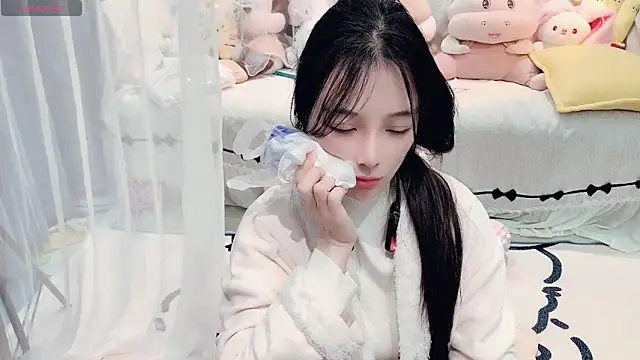 AKiKi711 online show from March 21, 2:44 pm