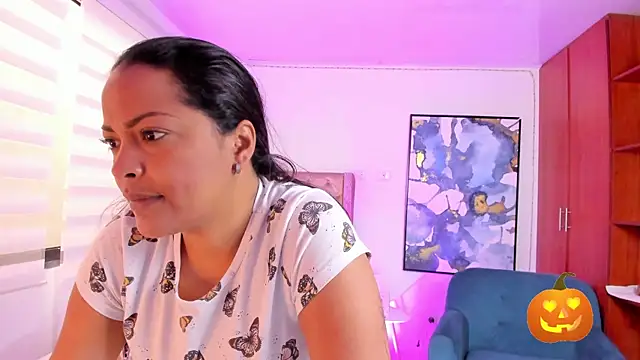 Snapshot of Danna_Ramiirez chatting on October 20, 6:55 pm Danna Ramiirez online show from October 20, 6:55 pm