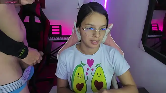 jessi and boy online show from March 1, 7:13 pm